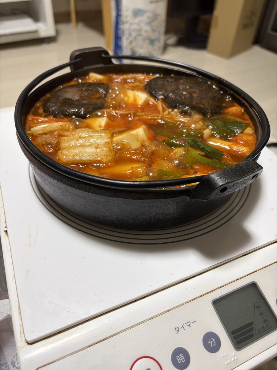 JZR34's tweet photo. 今週もお疲れ様でした🙃
何か赤から食べたくなったので自炊🍲 https://t.co/YI09t5oGox