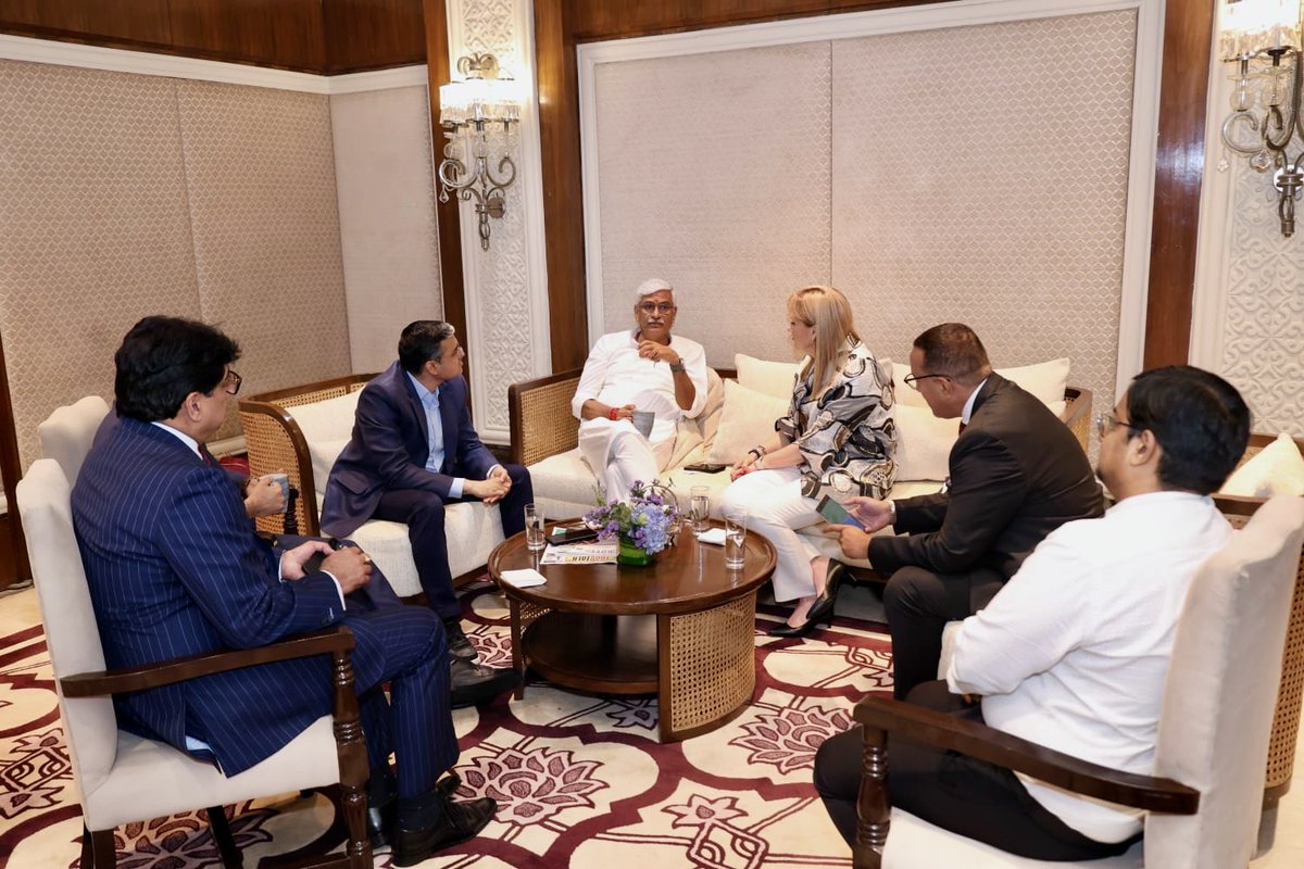 WTTC's tweet photo. @WTTC President & CEO Gloria Guevara Manzo met with Honourable Union Minister of Tourism Gajendra Singh Shekhawat in New Delhi to discuss strengthening India's global tourism promotion and driving inbound visitor growth.    

🇮🇳 Gloria Guevara highlighted India's strengths as an investment destination, citing its ability to attract capital, its extraordinary cultural heritage, and the warmth of its people as key drivers of long-term tourism growth.    

WTTC looks forward to strengthening its collaboration with India to build a more competitive, resilient, and future-ready Travel & Tourism sector.   

@tourismgoi @PMOIndia 
#TravelAndTourism #WTTC #IndiaTourism