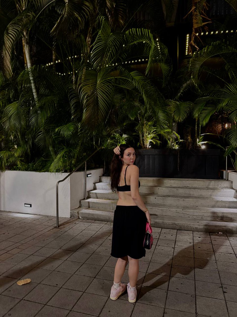 cleojadeonly's tweet photo. The night got hotter the moment I showed up. ✨ https://t.co/zmBAKH70Gq
