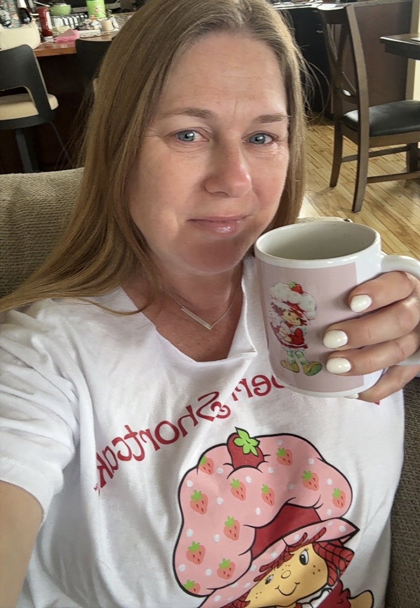 newfienisey's tweet photo. Happy Friday! Very little sleep but feeling berry sweet! 🍓 #mugshot https://t.co/k52ulPPz3R