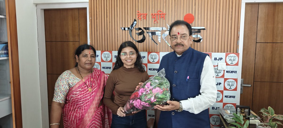 AjaybhattBJP4UK's tweet photo. आज हल्द्वानी स्थित आवास पर नैनीताल-ऊधमसिंह नगर लोकसभा क्षेत्र की विभिन्न विधानसभा क्षेत्रों से आए कार्यकर्ताओं ने भेंट की तथा क्षेत्र से जुड़ी विभिन्न समस्याओं एवं जनहित के मुद्दों से अवगत कराया।सभी कार्यकर्ताओं की बातों को सुना तथा  समस्याओं के समाधान हेतु संबंधित  निर्देश दिए। https://t.co/qNHfv7FOly