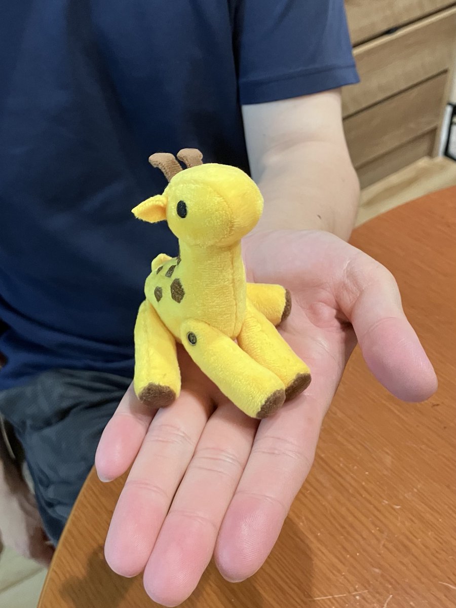 nuikawai25's tweet photo. キリン好きの夫に作ってみました🦒お前もぬい活おじさんにならないか？ https://t.co/DVBLzc7Oyx