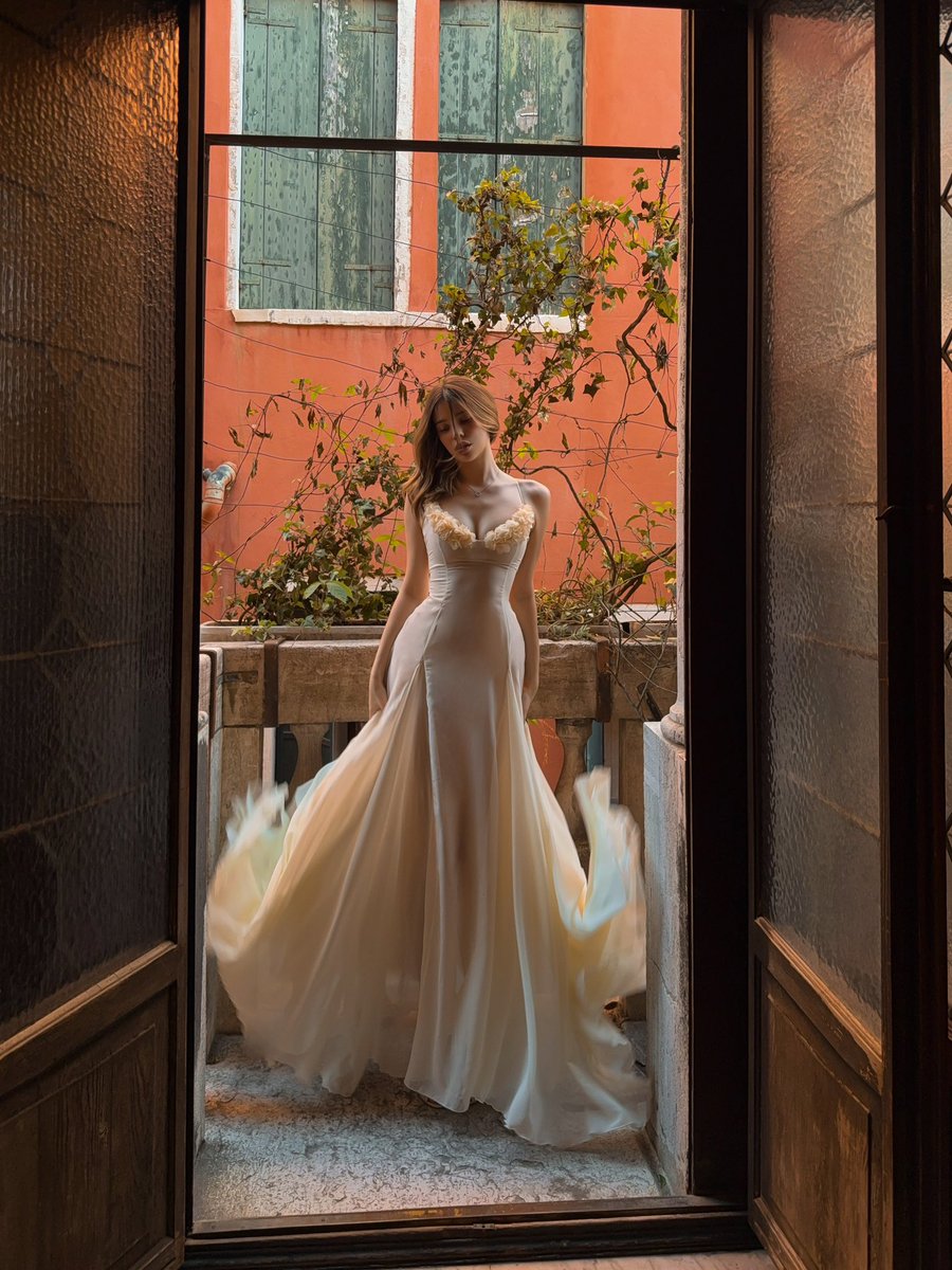 dazzlinghavens's tweet photo. Elegance https://t.co/rgVibkFyCM