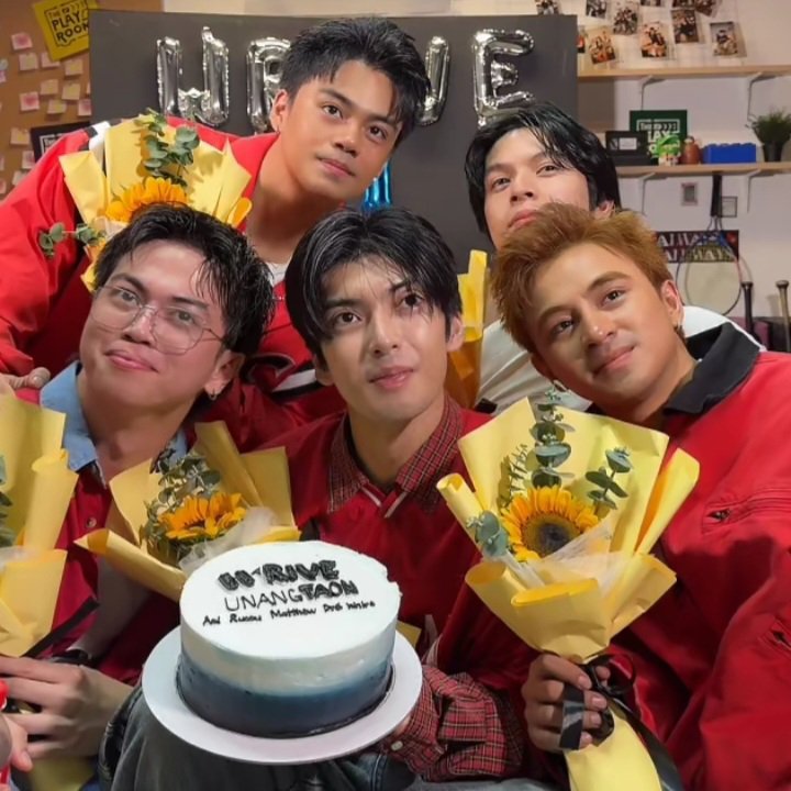 ishifully's tweet photo. happy anniversary, my luvie5 🥹🩵 so so grateful to witness your growth from dream maker to your first year, to many more anniversaries to come!

WRIVE UnangTaon LIVE
#WRIVE_UnangTaon #WRIVE https://t.co/MKtb4CVUht