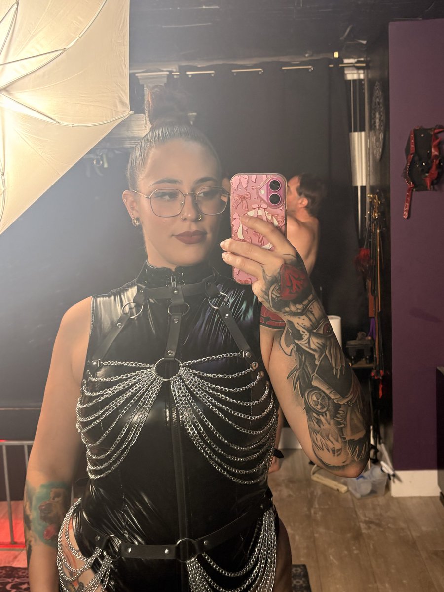 Mistress Brooke Blackbell tweet media