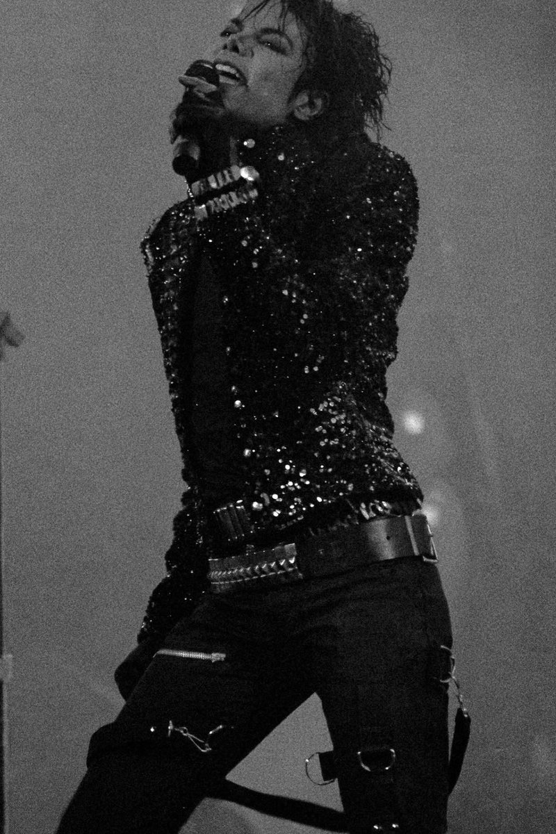 michaelzzip's tweet photo. Michael Jackson, 1987 https://t.co/lyiKi0IdaS