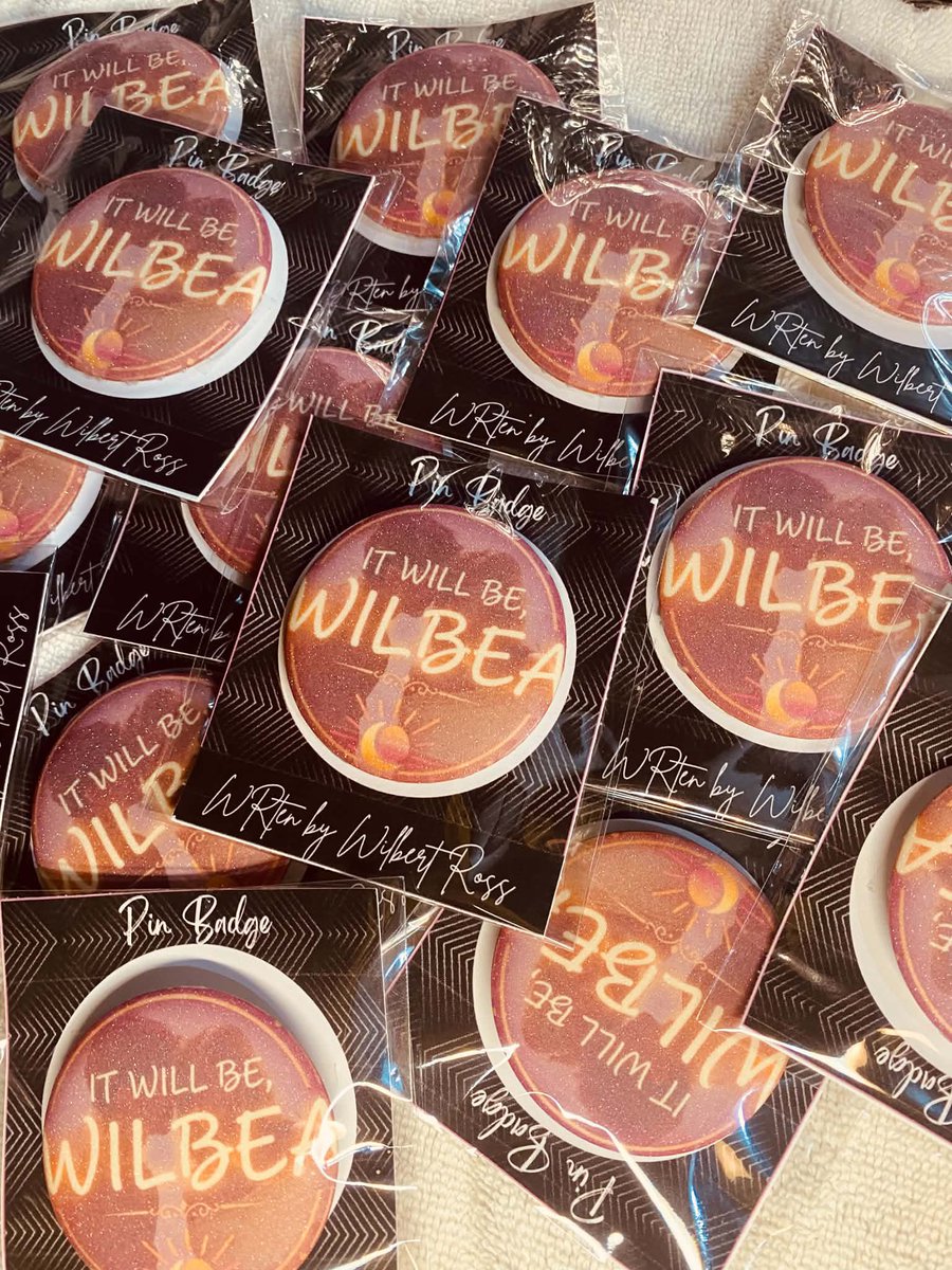 chiibengss's tweet photo. First time creating freebies-thanks to my co-Wilbears for the inspiration! 🧡 Dami kong take home every events so it’s time to give back 😊🤭

~Pocket Mirror~ 
~Pin Badge~
~3D Bert’s Logo Keychain~
~Mini Fan~

- actually di ko alam kung pano ko to ipapamigay , i’m super shy 🥺😂 
See you Day 1 & Day 2 !!!