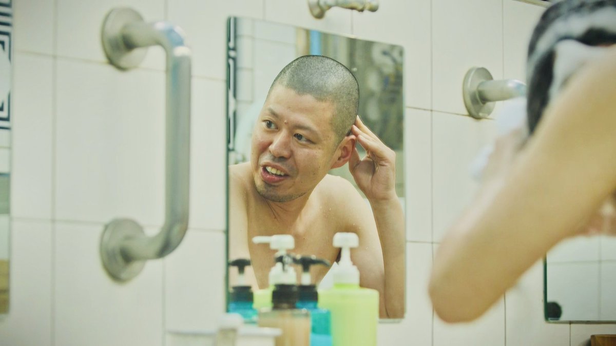 yoru_manzai's tweet photo. 【第2話】TVer配信中♨️
▶️https://t.co/23qzZ71shp

「円周率を割り切ったんよ。」
銭湯の洗い場で、コバヤシは友人のトモヤスを相手に、自らが気づいたという“世紀の大発見”を語り出す。さらに話題は、コバヤシが完成させた“究極のチャーハン”へと転がっていき——！？

#金属バット
#ナツノマンザイ https://t.co/wLEUL3Ijjs