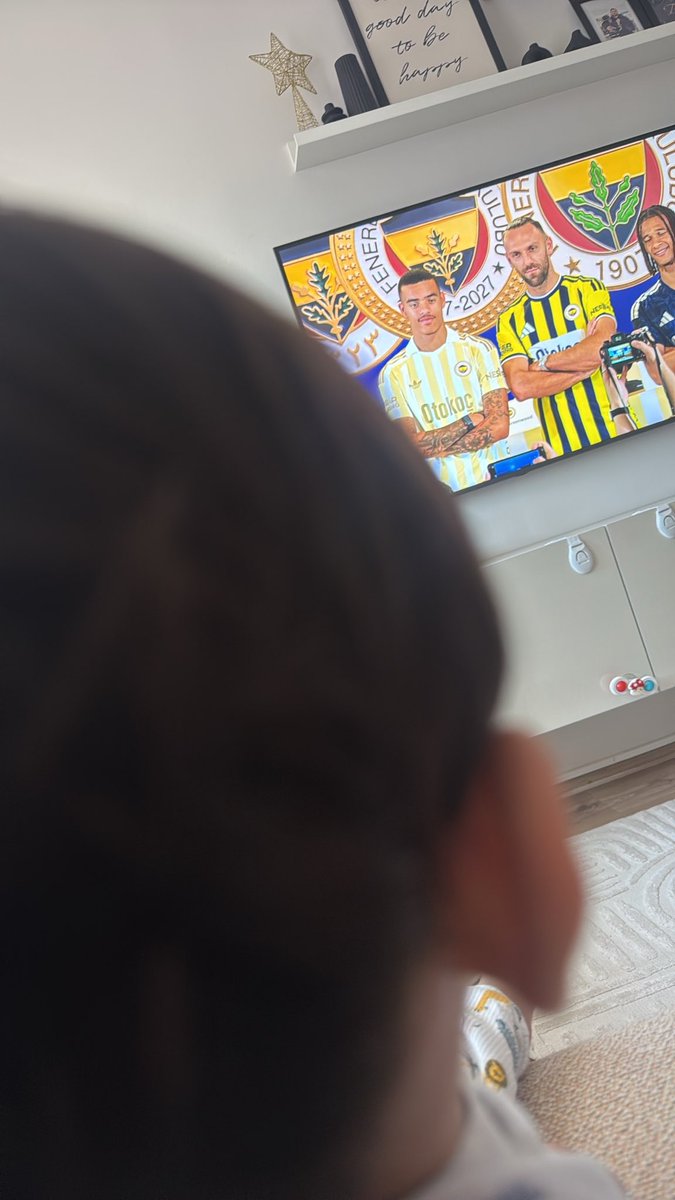 aysebenice's tweet photo. Artık anne oğul izliyoruz 💛💙 https://t.co/sGBvo4dOjU