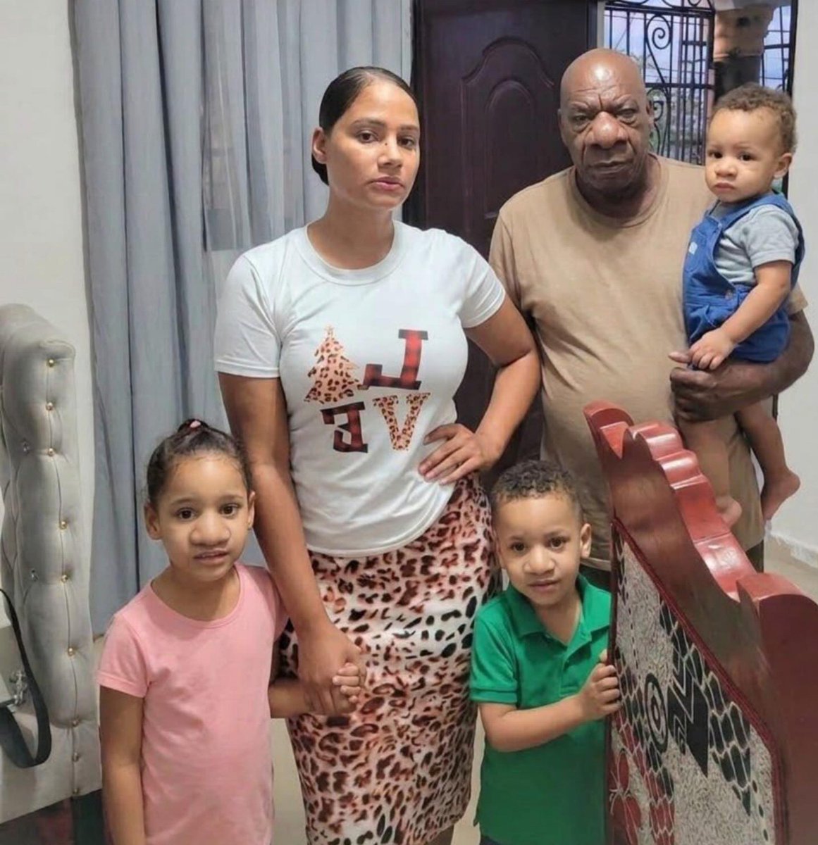 bellakampala's tweet photo. This man was chased from the hospital after he took all his children for DNA . https://t.co/UBs2Sft9zP