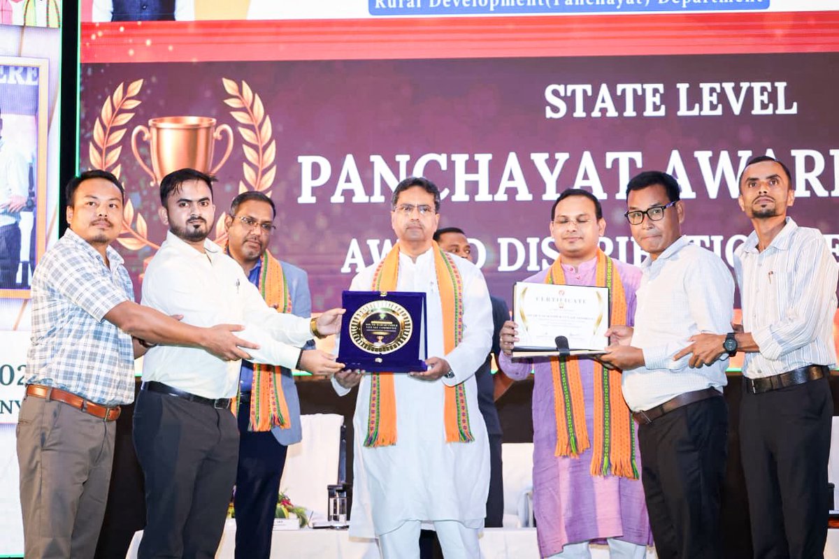 DrManikSaha2's tweet photo. Under the guidance of Hon'ble Prime Minister Shri @narendramodi Ji, our government is committed to making every Panchayat self-reliant. Our resolve to build strong villages and strong Panchayats as the foundation of a Viksit Tripura is reflected in the numerous national-level awards we have received.

This national recognition is a testament to the fact that our Panchayati Raj system is functioning in the right direction and continues to enjoy the trust and confidence of the people.

Honouring excellence in grassroot governance, today handed over awards to various Panchayats and encouraged the elected representatives & officials to deliver good governance up to the last mile.