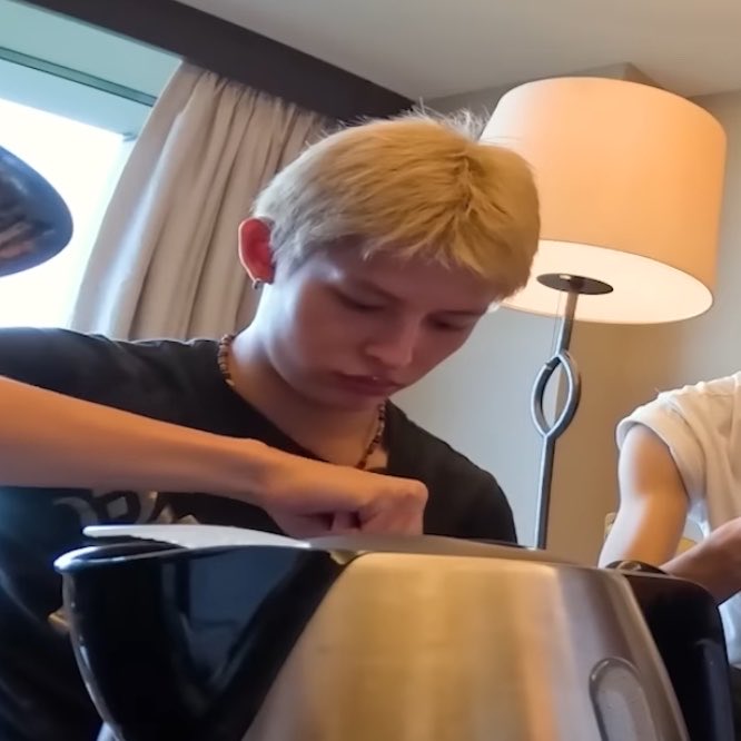 alwaysbeyourpp's tweet photo. กินนมจนเลอะขอบปาก ไอเหมียว55555555555555555

#JAMES #제임스 https://t.co/5ZcXpRtaVe