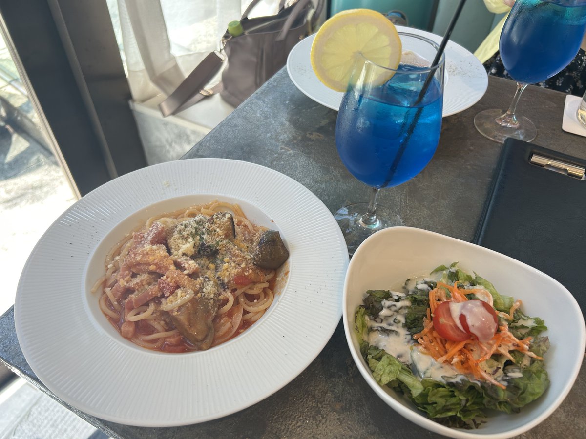 aya_43gtahj46kg's tweet photo. 7.15     体重 70.8kg （＋0.3kg）

朝 inゼリー、オイコスヨーグルト

昼 パスタ、レモネード、ケーキ

夕 サラダボウル

銀座へ行きました。SixTONESStockを見に行ったりカフェ行ったり充実した時間でした
 #Theblue 
 #SixTONESSTock 
 #ダイエット垢 https://t.co/CGOPMNrZm5