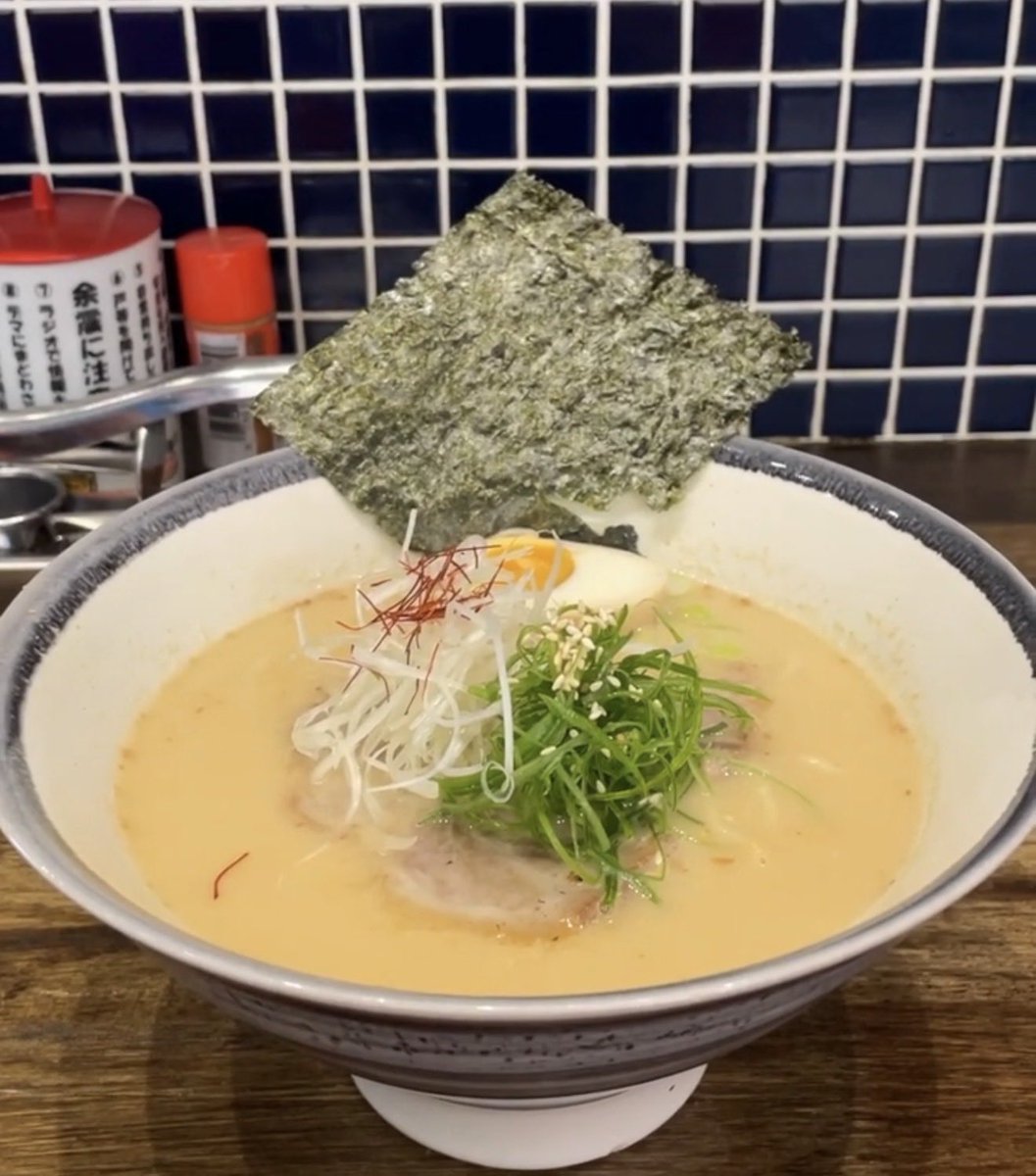 phathara999's tweet photo. วันนี้เมนูร้อนญี่ปุ่นกันครับ มิโซราเม็ง✨✨✨
#misoramen 🍜🍜🍜
今日のランチは味噌ラーメン。濃厚なスープと絶妙なトッピングで最高に幸せ!🍜✨
#味噌ラーメン #ラーメン #麺スタグラム #ラーメン大好き
Indulging in a steaming bowl of Miso Ramen today. The rich, savory broth and perfectly tender toppings are just what I needed! 🍜✨
#MisoRamen #RamenLover #JapaneseFood