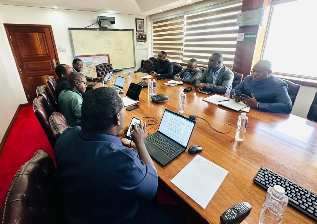 josuemeji63667's tweet photo. ⚡ Sous l’impulsion du Prof. Dr. Ir @ted_lwamba , la SNEL relance l’interconnexion 400 kV RDC–Tanzanie 🌍 Un corridor inédit via le lac Tanganyika pour connecter l’Afrique. #Énergie #RDC #Tanzanie https://t.co/xmtJI8WeKp