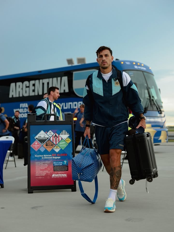 TheRichWeller's tweet photo. Messi leads Argentina to New York for the World Cup final. 😎 https://t.co/5SdJIYmprX