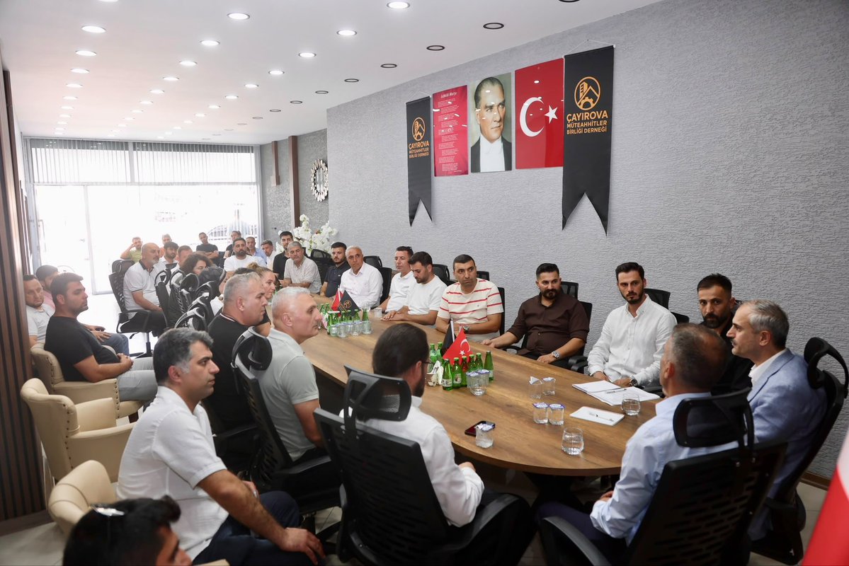ciftcibnymn's tweet photo. Çayırova Müteahhitler Birliği Derneği’nin ev sahipliğinde projeci mimarlar, mühendisler ve müteahhitlerle bir araya gelerek görüş, öneri ve talepleri dinledik.

Dernek Başkanımız Bülent Bitirgiç’e ve yönetimine misafirperverlikleri için teşekkür ediyorum. https://t.co/eGqsu8tTvp