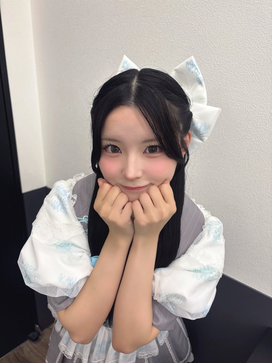coco_KLM_0218's tweet photo. HANiKAMi vol.4ありがとうございました！🤍

足元が悪い中来てくれてありがとう🥹
白いペンライトたくさん見えて嬉しかった！

雨も暑さも吹き飛ばせたかな〜♡

 #カワラボメイツ  #山下ここ https://t.co/0LkaUvdND1
