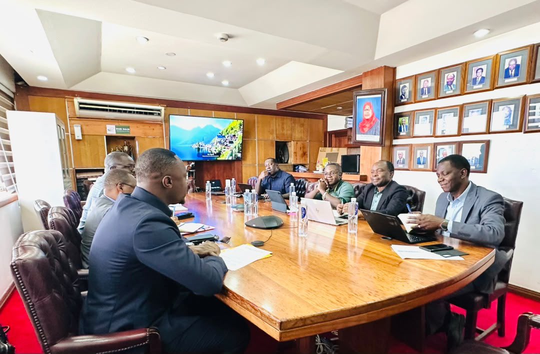 Jackmguib6's tweet photo. À terme, cette infrastructure permettra le renforcement des échanges d’électricité entre la RDC et la Tanzanie, tout en consolidant l’intégration énergétique régionale.@ted_lwamba https://t.co/f2OY8opQpE