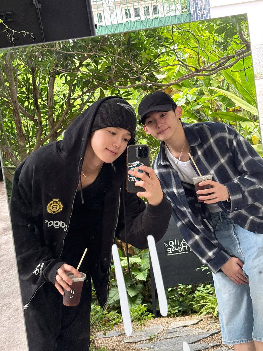 bejjoojjoo's tweet photo. เคโจ @ allo house 😭😭😭😭
📍 https://t.co/HNh3Nfx6I5 
🤍 https://t.co/QY6MExAofk

#andteamルート #케이 #ケイ #kkun_and #앤팀 #エンティーム #ジョウ #죠 https://t.co/8HAJiPFruK