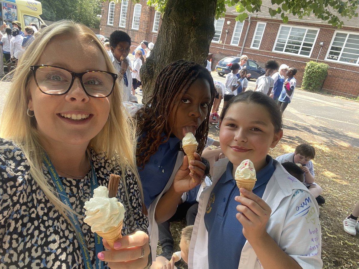 AbbeyPrimary's tweet photo. Ice creams in the sun on their last day. #Y6 https://t.co/7HpZq6Z3r3