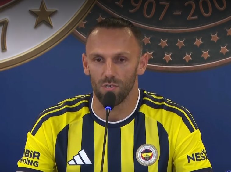 ajansfenercom's tweet photo. “Sakatlıktan ne zaman geri döneceksin?”

Vedat Muriqi: “Talihsiz bir sakatlık yaşadım. Hiçbir futbolcu bunu istemez. Tabiri caizse saçmasapan bir pozisyonda oldu. O yüzden bunun nazar boncuğu olarak görüyorum ben. Maç olarak belirtmek zor, çünkü şu an tedavi süreci iyi gidiyor. Sağlık ekiple, teknik ekiple görüşüp kesin dönüş tarihini netleştireceğiz yakında.”