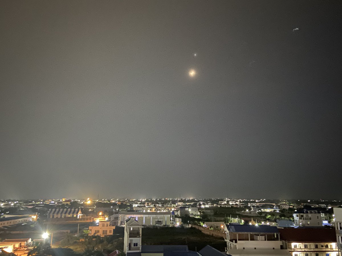 kf0rfj9449's tweet photo. The sky looks incredible after the rain tonight. ๐ Perfect conditions to be out operating on QO-100. 73 GoodDX ๐กโจ
#QO100 #AmateurRadio #HamRadio #Satellite #XU7AMO #KF0RFJ #Cambodia #NPIC https://t.co/PcodPpFziz