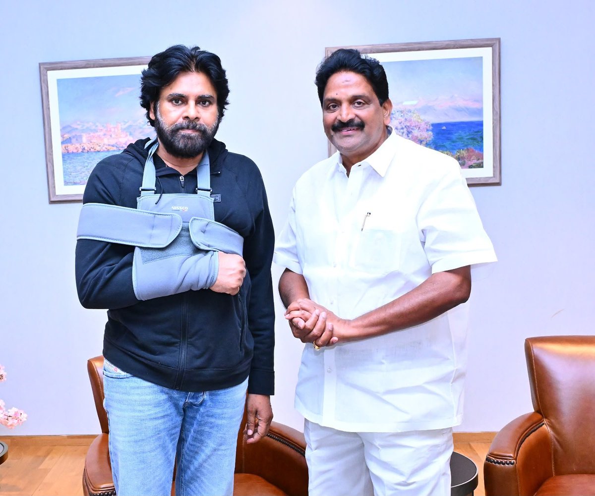 JanaSenaParty's tweet photo. @PawanKalyan @KRaghuRaju https://t.co/QwvSmHSR4J