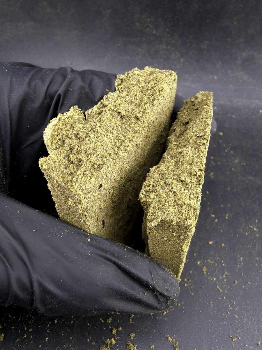 kaai_neuua_boi's tweet photo. 💡Indoor 🍿 Kief Powder ❄️ ✨
🍦ICC x Gelato 41🍰
🔸Indica75% , 🔸THC26%
✨Aroma : Berry🫐Fruity🍓🍒Sweet🍯
💰100G = 850฿ , 1KG = 4,000฿💰
🛍️สนใจสินค้า @Line
ทักแชท ตามสั่งได้เลยครับ🔻
Line ID (.) ▶️ 0924153858.
#weed #WeedMonkey #weedthailand #cannabis #og #กัญชา #อัดแท่ง https://t.co/mz98Z38yDX
