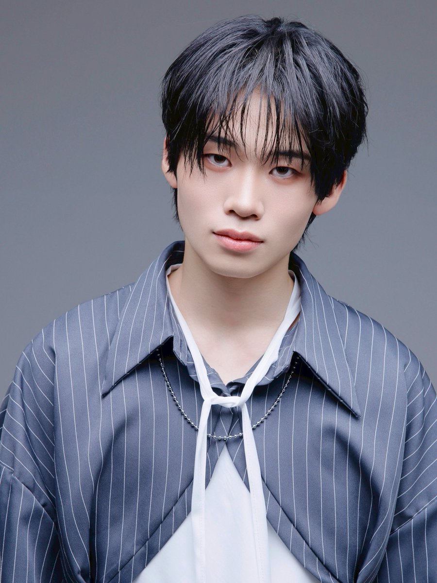 SEVENIC_JP's tweet photo. SEVENIC 6th シングル
"『必ずまた、君と巡り逢う』"
2026.8.5 RELEASE

ARTIST PHOTO #ケンタ

#SEVENIC
#kentamorimoto
#森本健太 https://t.co/hPPWB6boM9