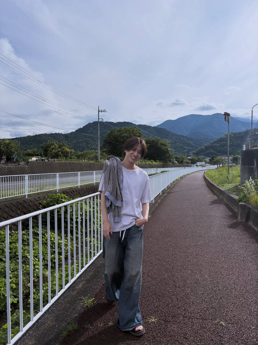 Fan_Takuto's tweet photo. 夏の思い出🍉

#消えない花火
#MVみてね
#とうもろこしはお店の方にいただきました
#某テレビ誌風 https://t.co/cPbuyXYwgt