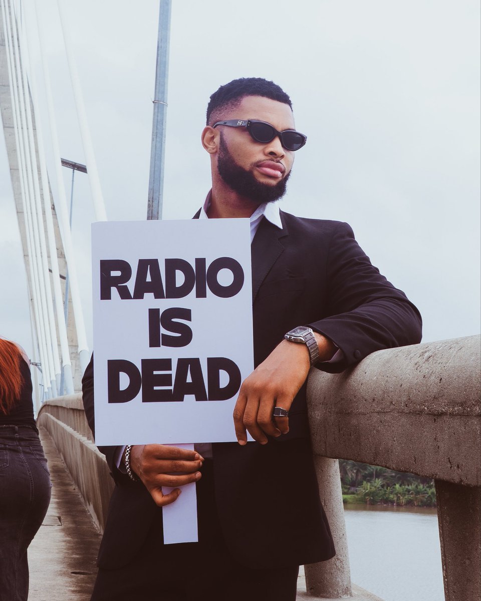 _Radioisdead's tweet photo. #radioisdead https://t.co/MZ0PpdkkJ6
