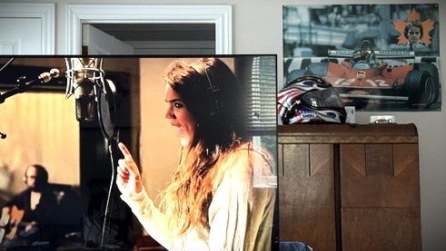 TheUnrealDougP's tweet photo. @johnsweeneyroar @IainDale #CANADALOVESJOSSSTONE @reflextv #PaulConroy "#TakeGoodCare" track from #English #soulsinger #JossStone’s fifth studio album, LP1, released in 2011. Co-written with #warphotojournalist #PaulConroy, the song was a #musicalresponse to the 2011 #SiegeofMisratLibya @longhairedlove https://t.co/jEMkKeyH1c