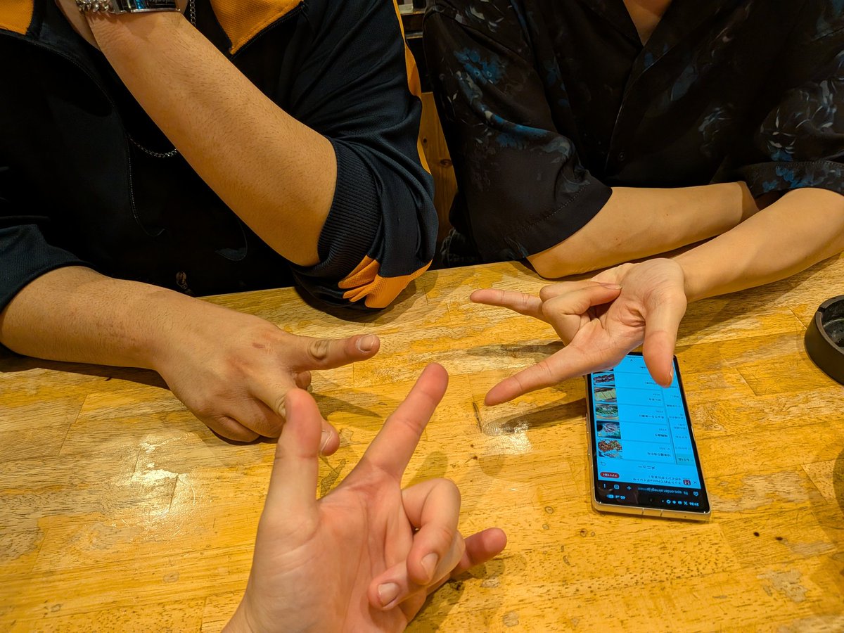 lit_HAHAHA's tweet photo. りとますスタッフの
薄氷詠汰とマスコット的な可愛いアズーマで来た
@AZooMaKun 
@05_usurai_311 https://t.co/9Uk4NITRsR