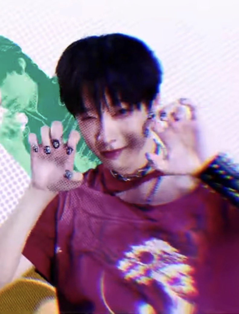 yxng🐈⬛ ft. purple neon 💜💅🏻 tweet media