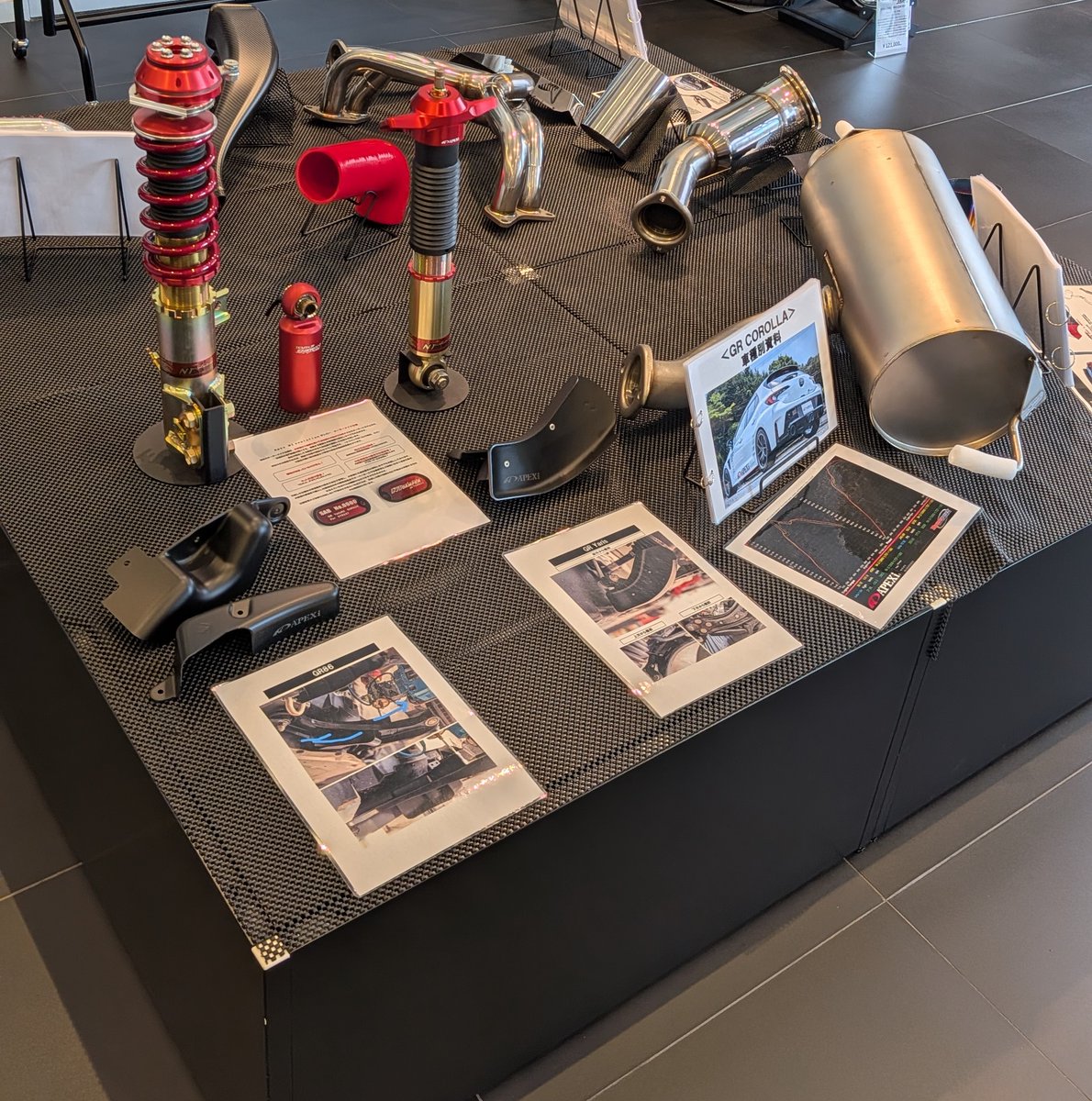 Apexsalessab's tweet photo. A PIT PERFORMANCE FACTORY 大阪 にてアペックスフェア準備完了！

この機会に

商品を見て

体感して

商品説明を聞いて

頂ければ嬉しいです！

是非ご来店ください！

デモカー装着商品👉https://t.co/iohc1yO7Cs
ご購入特典👉https://t.co/AUbYoRRnvo

#アペックスフェア https://t.co/scwc4uYgoK