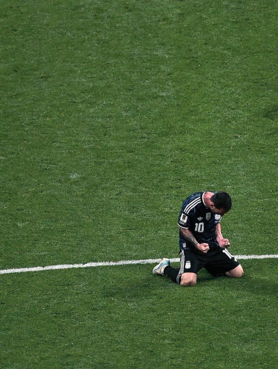 Samir__Fcb's tweet photo. معك بنفس الحب والشغف والتعلّق
معك بنفس الحلم والأمل والطموح

معك دائمًا وأبدًا يا ليونيل 🇦🇷 https://t.co/6OTm9lD7fW