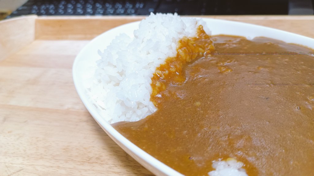 k2project's tweet photo. コロッケの姿が見えない金曜コロッケカレーライス。
もうこれでいいじゃん、カレーライス。
早いし面倒くさくないし簡単だし早いしうまいし面倒くさくないし早いし。
#夕食 https://t.co/lPbQePX1Gj