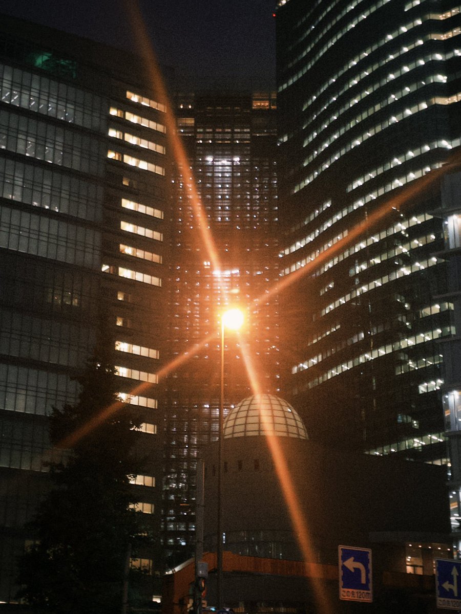 mickan_3's tweet photo. 雨の日の夜はスナップが吉。 https://t.co/MicsAcc6kQ