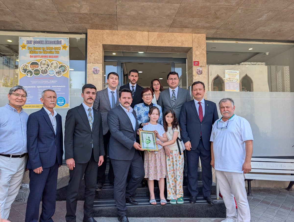Aalparslandogan's tweet photo. Hoca Ahmed Yesevi İlim ve İrfan Vakfı’nı ziyaret ederek eğitim gören öğrenci kardeşlerimizle bir araya geldik.

Misafirperverlikleri için vakıf başkanımıza ve kıymetli yönetimine teşekkür ediyor; güçlü bir gelecek için ilim ve irfanla yoğrulmuş nesillerin yetişmesine katkı sunan her çalışmayı gönülden takdir ediyoruz. 🇹🇷🇰🇿