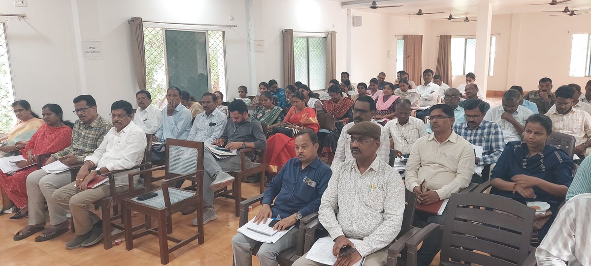 KarimnagarSbm's tweet photo. #KARIMNAGAR
#IHHLs, #CSCs, Sheds, Community #Soakpits , PWMUs progress is reviewed in meeting.
Respected #AsstistCollector Sir, CEO Sir, DRDO Madam and DPO Sir, MPDOs, MPOs, PR Engineers,SBM Consultants,  APOs participated
@TSSBMG @PMOIndia @swachhbharat https://t.co/OEMaQFk7hF