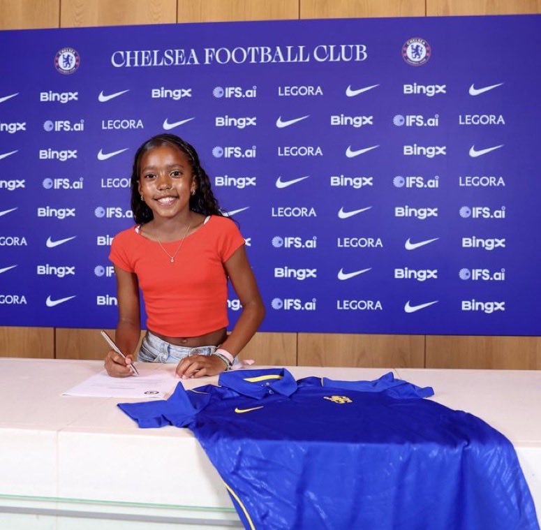 SirChucho's tweet photo. Harper Grimwade signs for Chelsea 

5 out of 8 Grimwade siblings currently playing for Chelsea 

Project Mbappe ❌

Project Grimwade ✅ https://t.co/GztZl0h4u1