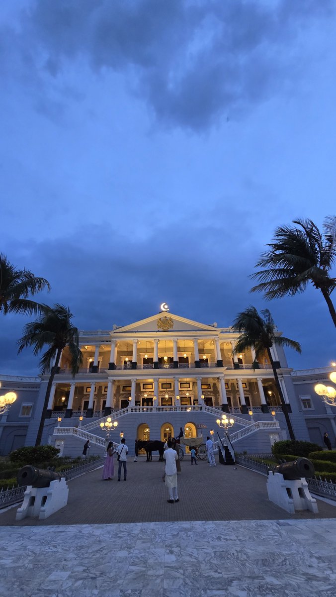 Atulmaharaj's tweet photo. Invited to an evening at @TajFalaknuma to relish some Marwari flavours at the ongoing Flavours of Rajasthan Food Festival.

Chef Chander from @tajumaidbhawan brings in authentic flavours that you'll fall in love with.

#Socialmaharaj #Hyderabad https://t.co/RVGKJJCxap