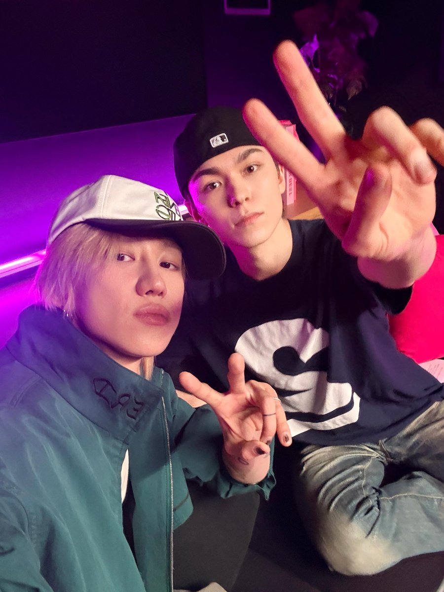 pledis_17's tweet photo. [17'S]
260717 #STAN_SEVENTEEN

#V8 #THE8 #VERNON
#SEVENTEEN #세븐틴 https://t.co/XoLMOzrk7f