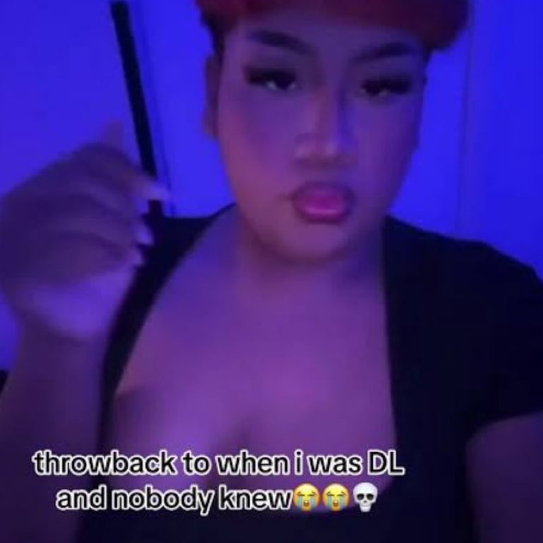 SlayyytersClit's tweet photo. streaming nicki while hating on her on twitter https://t.co/OP9nqp8JfD