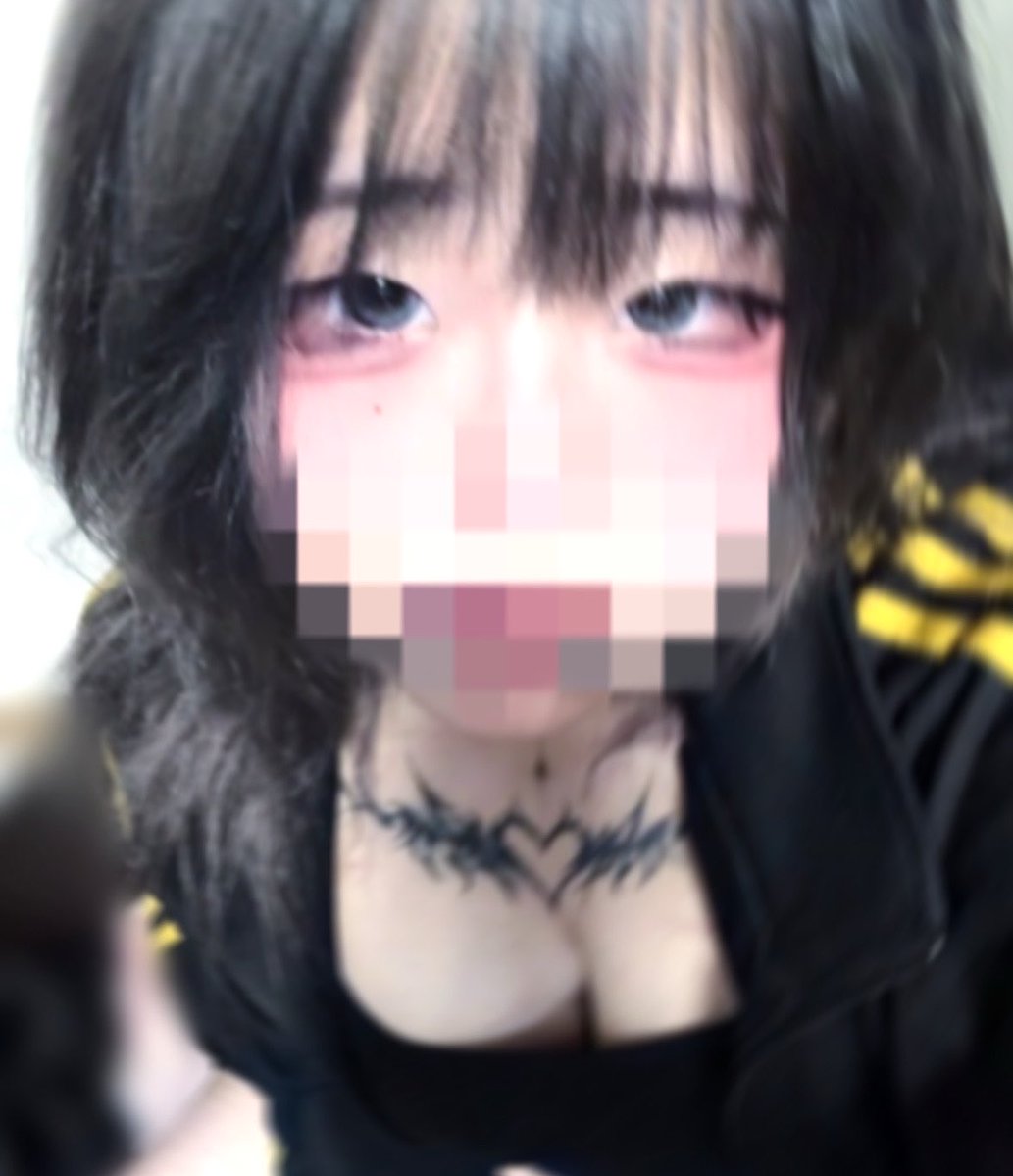 Qvvisl's tweet photo. ワンー https://t.co/4ZuCQ82OSU