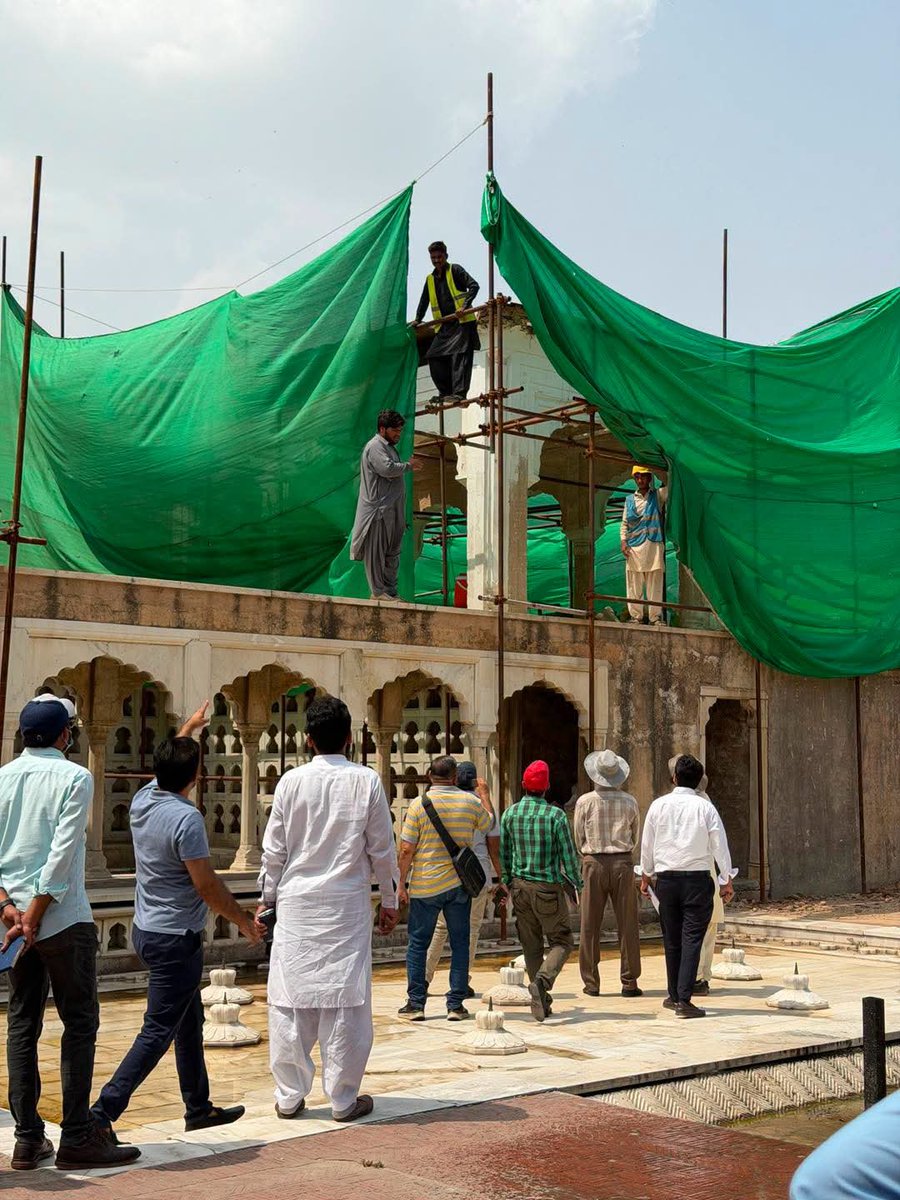 PWCAuthority_'s tweet photo. DG WCLA, Mr. Najmussaqib, visited Shalimar Gardens to review the ongoing conservation works. During the visit, he observed the restoration works.

#WCLA #ShalimarGardens  
@GovtofPunjabPK @Marriyum_A @CS_Punjab @SMUReforms https://t.co/MjrVq0ejEY