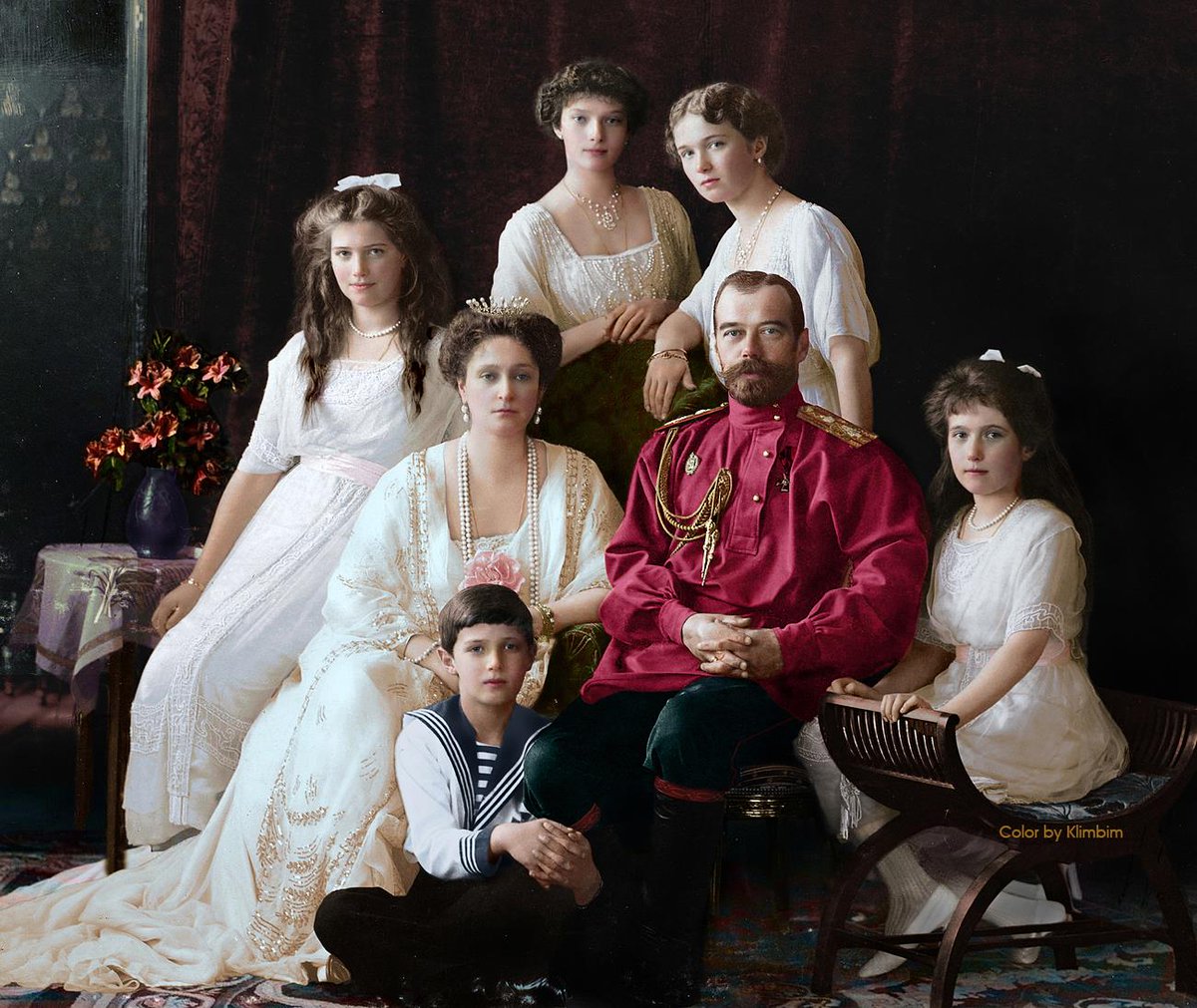 Jan34733995's tweet photo. NAJWAŻNIEJSZY FAKT HISTORYCZNY DNIA DZISIEJSZEGO:

17.07.1918 r. - car Wszechrusi, Imperator Mikołaj II Romanow i jego rodzina zostali, zamordowani w Jekaterynburgu przez oddział Czeka, na osobisty rozkaz Włodzimierza Lenina.

Egzekucją kierował Jankiel Chaimowicz Jurowski.

Krew na rękach - oprócz Lenina - ma rodzina Rothschildów oraz ówczesne władze Niemiec, a pośrednio - i brytyjska rodzina królewska.

Lenin doskonale wiedział, że dopóki żyje Imperator i jego rodzina, dopóty nigdy nie będzie prawdziwym panem moskiewskiego kremla.
To raz.

A dwa - miał ogromne zobowiązania wobec Niemców i niemieckich Żydów, którzy nie dość, że opłacali działalność bolszewików w Imperium, to jeszcze praktycznie w całości pokryli koszty utrzymania Lenina przez i po Rewolucji Październikowej.

O ich słynnym już "dealu", tylko wspomnę...