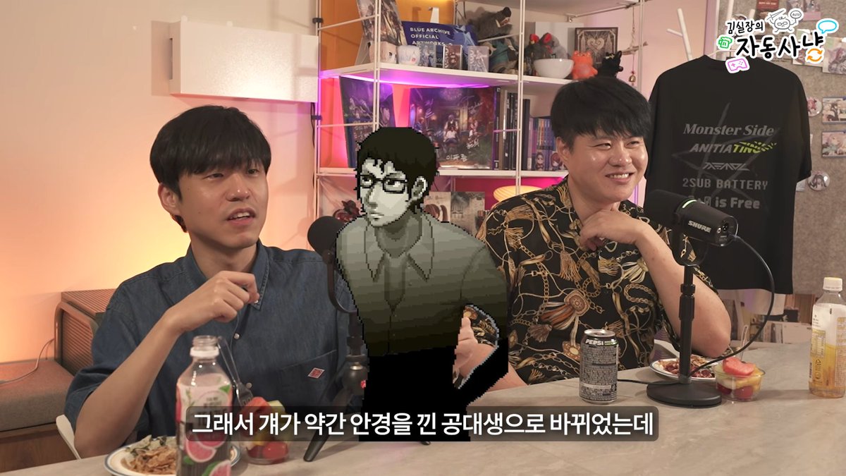 Haiganon's tweet photo. 진승호 "처음엔 쏘우처럼 범인이 할아버지인 이야기를 짰다. 그런데 여자친구(BF님)이 보더니 '근데 악당이 할아버지인 게 좋을까? 할아버지의 얘기를 듣고 싶을까? 좀 잘생긴 놈이면 좋지 않을까?' 해서 '일리가 있다' 하고 안경 낀 공대생으로 바꾸었는데… 그게 제 인생을 바꾼 것 같다" https://t.co/cAOjihd31W