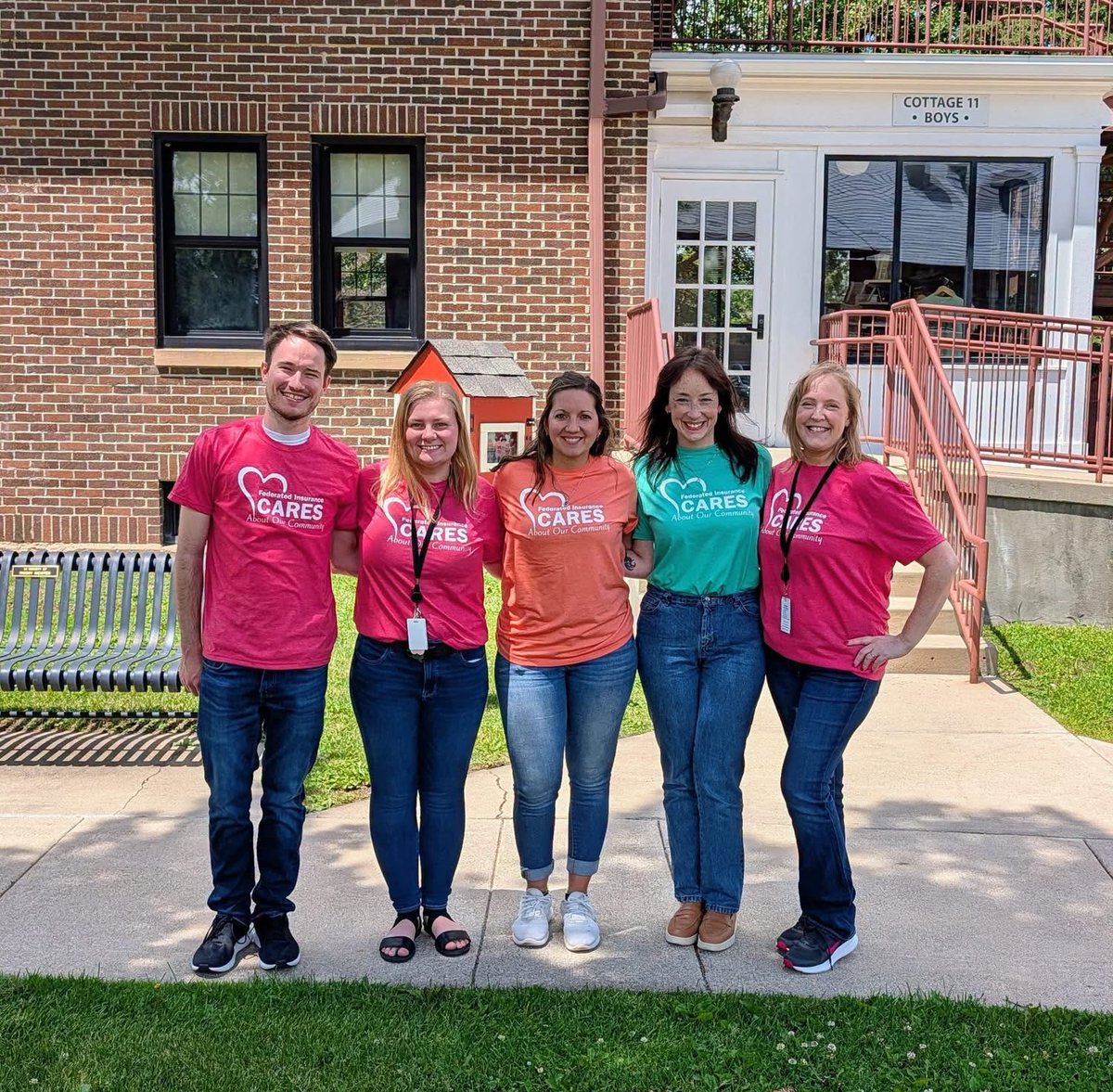 federatedins's tweet photo. Shoutout to our employees for supporting the Minnesota State Public School Orphanage Museum!

They got to work sweeping, dusting, and vacuuming the space while picking up bits of history along the way.

Great work, team! https://t.co/dWf8mq4rRa